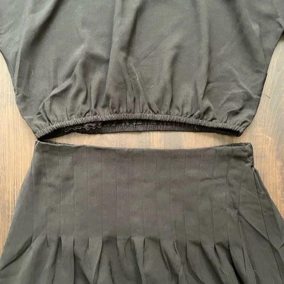 Crop Top and Pleated Skirt Set - Picture 5 of 5